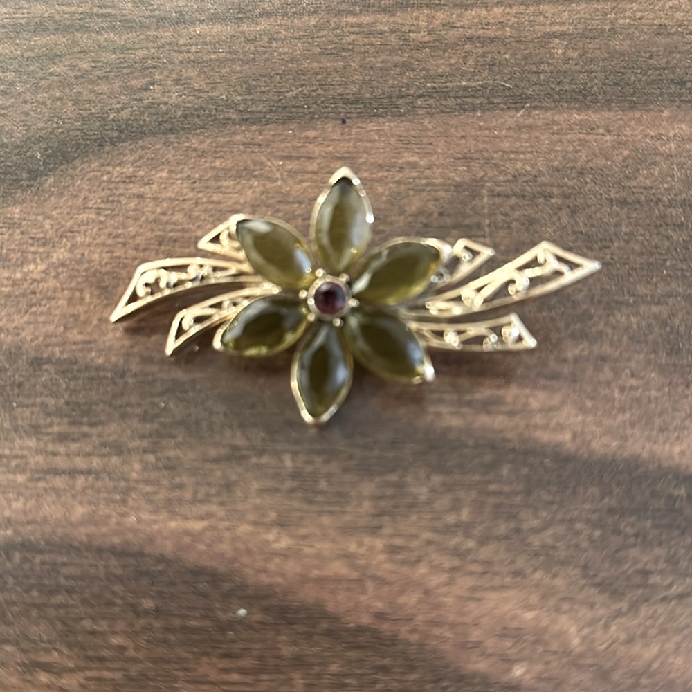 VTG Monet Elegant Gold-tone w/Green Floral Pedals & Dark Pink Rim-stone Brooch - Picture 5 of 5